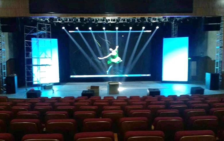 室內P4演出會場LED顯示屏（píng）